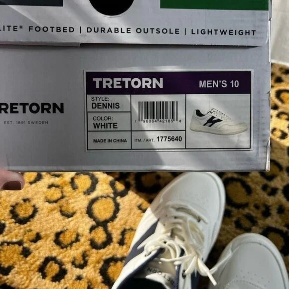New men's Tretorn Dennis shoes. Size 10.‎  White and Navy. All man made material - Picture 9 of 9